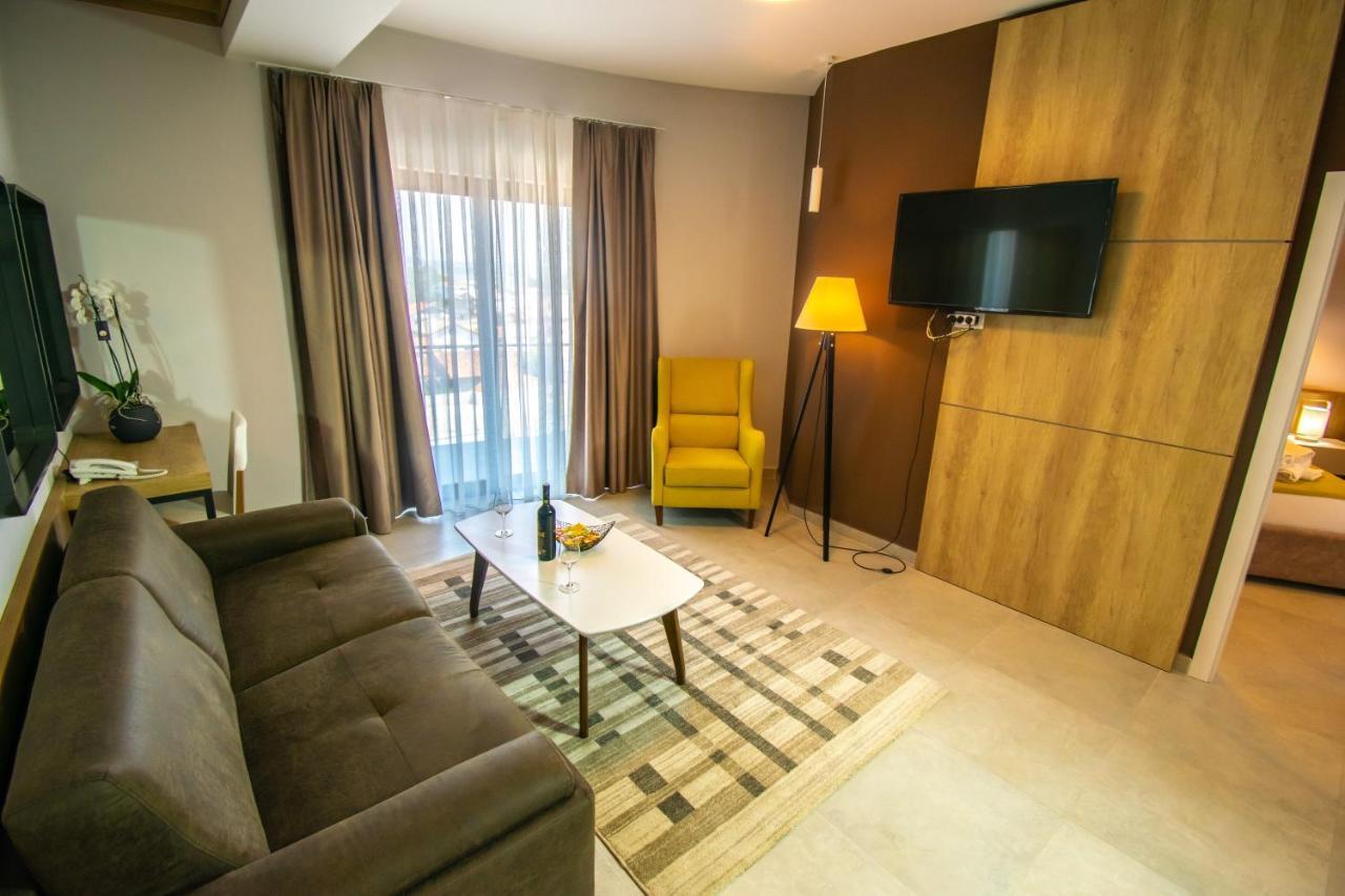 Hotel Hills 乌尔齐尼 外观 照片