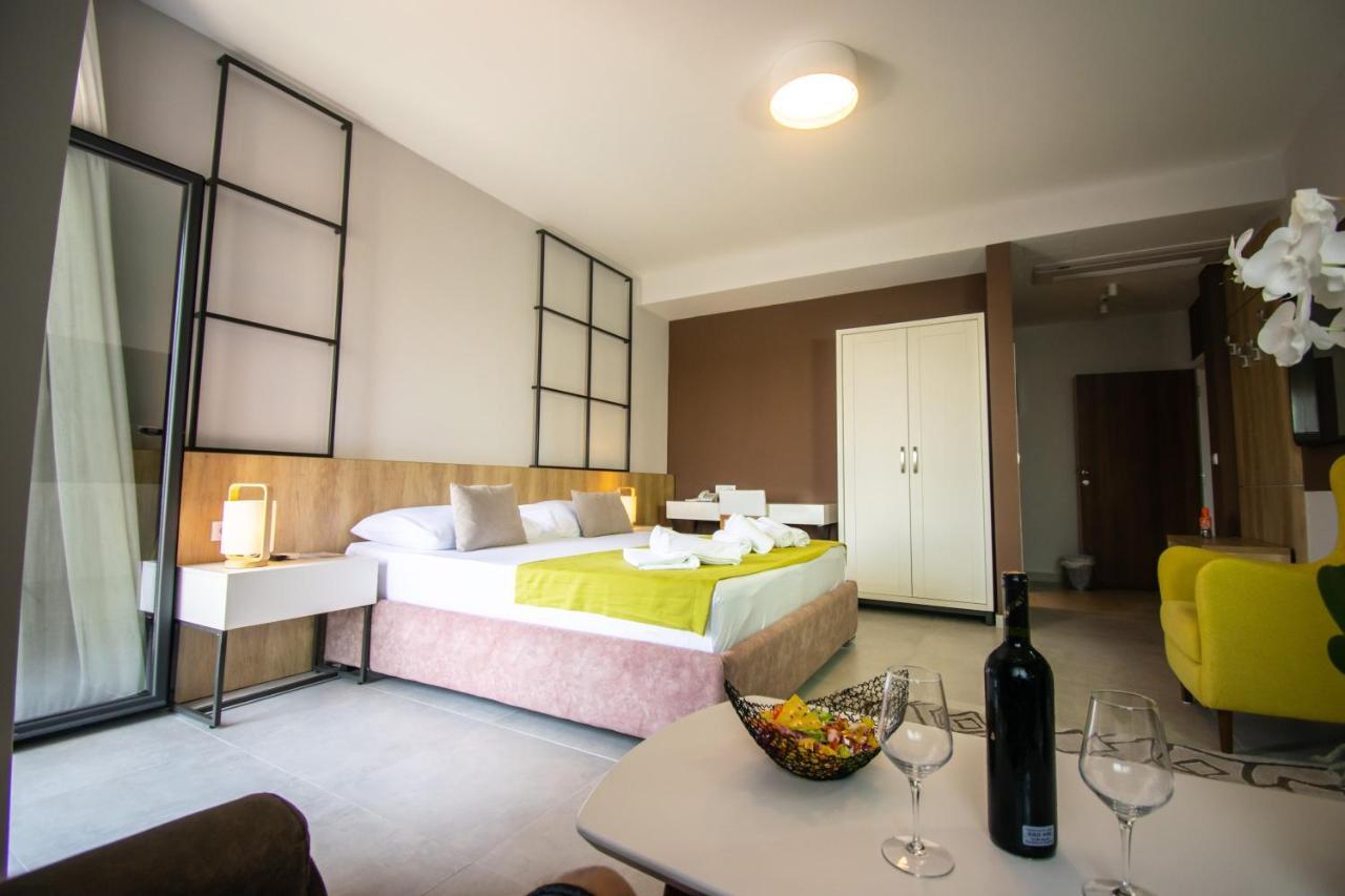 Hotel Hills 乌尔齐尼 外观 照片